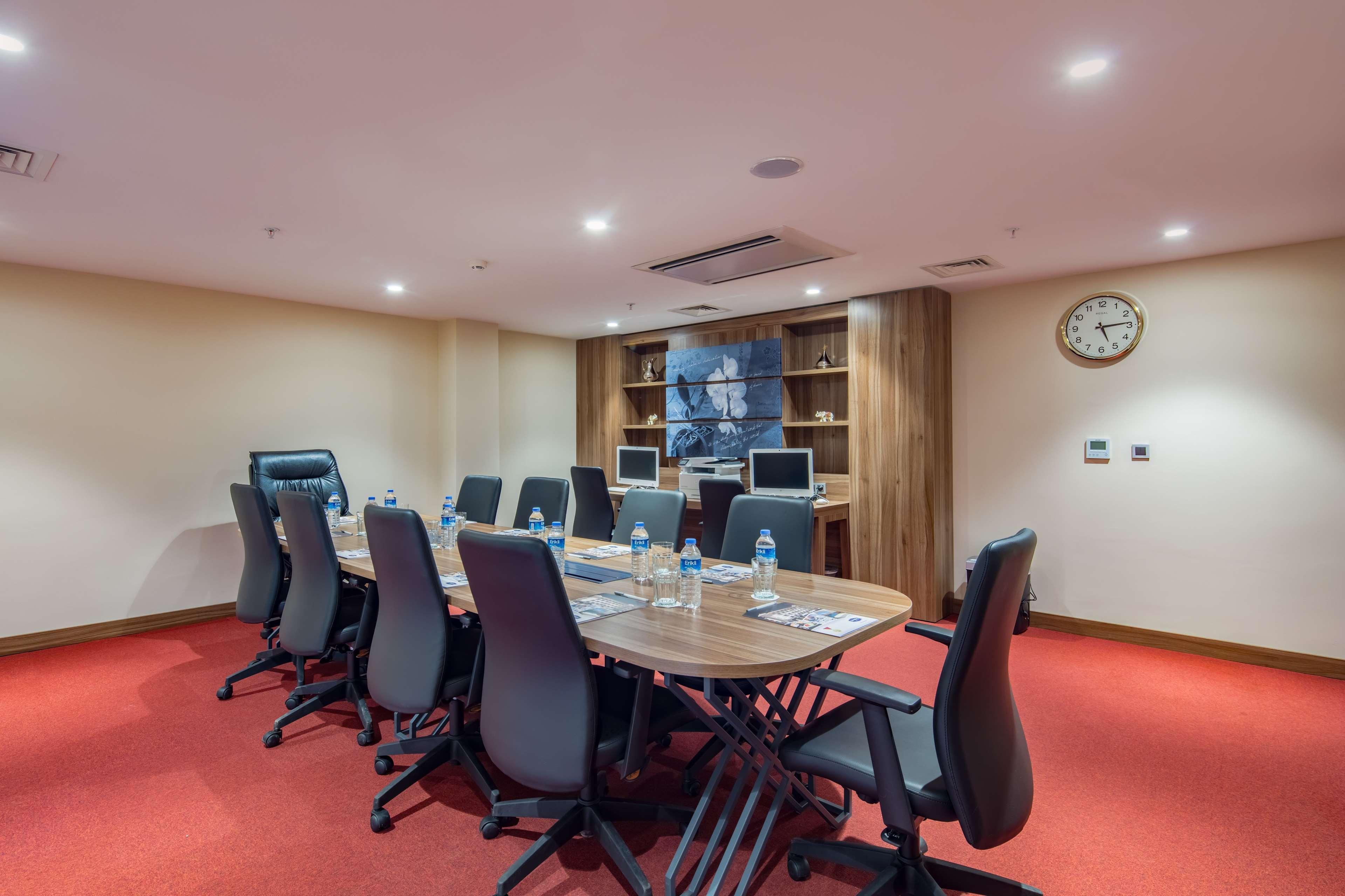 מלון Hampton By Hilton קרמאנמרש מראה חיצוני תמונה